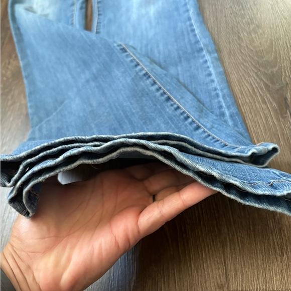 New York & Company Soho High-Waisted Curvy Flare Jeans – Size 4 - Picture 5 of 6